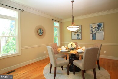 6353 Lakewood Dr, Falls Church, VA 22041 - photo 4