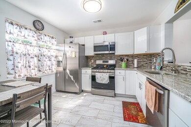 118 Sandpiper Ln, Bayville, NJ 08721 - photo 2