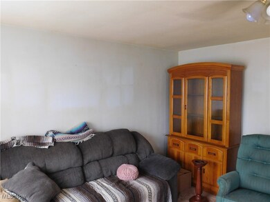 30051 Regent Rd, Wickliffe, OH 44092 - photo 3
