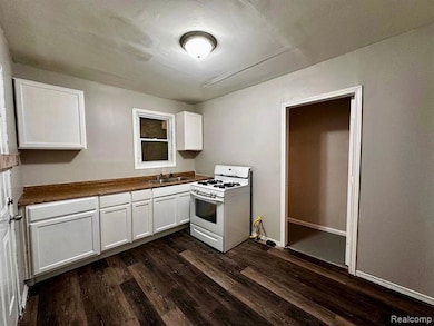 20014 Hull St, Highland Park, MI 48203 - photo 6