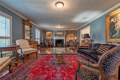 1810 Shadowwood Dr, College Station, TX 77840 - photo 4