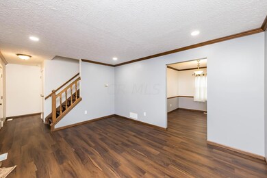 208 Benton Way-08