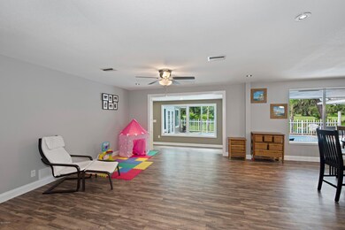 02_48OakmontCir_1_LivingRoom_HiRes