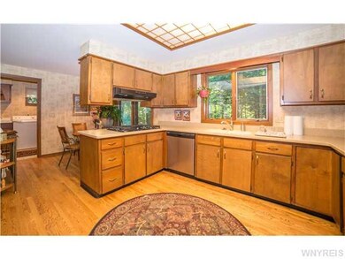 Kitchen. All newer appliances , hardwood floors an