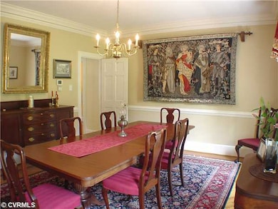 Dining Room - Formal Dining Room