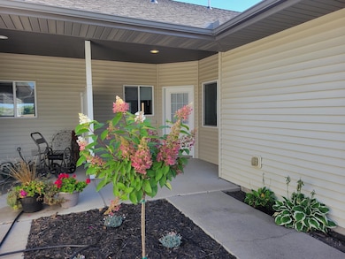 713 Danielson Ct, Maple Lake, MN 55358 - photo 2