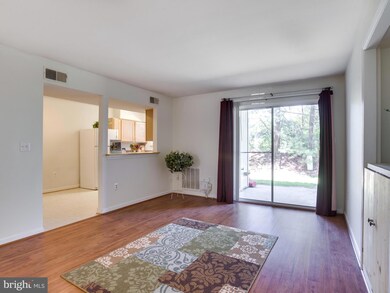 2758 Bordeaux Place unit 25C15, Woodbridge, VA 22192 - photo 2