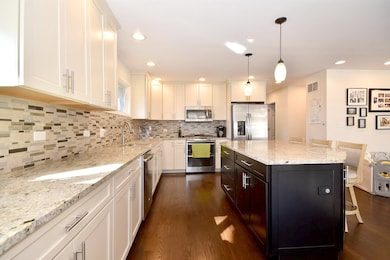 412 E Atwater Ave, Elmhurst, IL 60126 - photo 5