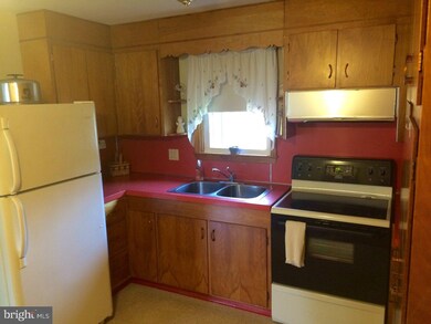 320 Yost Ave, Spring City, PA 19475 - photo 6