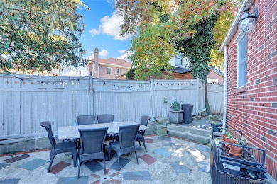 51-27 Browvale Ln, Flushing, NY 11362 - photo 3