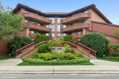 702 Waukegan Rd unit 4A, Glenview, IL 60025 - photo 4
