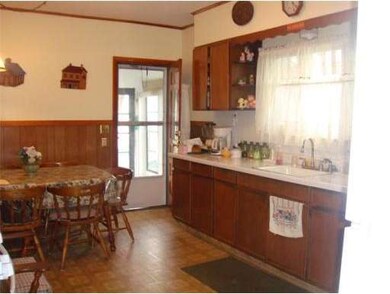 85 Grand St, Springfield, MA 01108 - photo 5