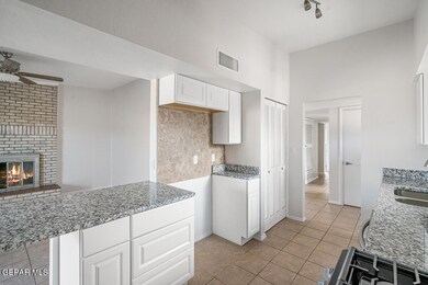 10512 Saigon Dr, El Paso, TX 79925 - photo 2