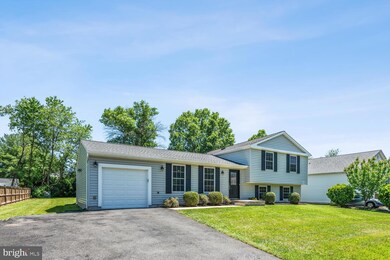 12905 Framingham Ct, Herndon, VA 20171 - photo 3