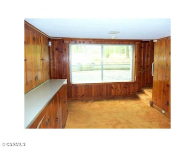 Den/Family/Great Room - Family Room, 1 /2 Bath and