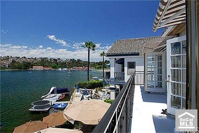 Panoramic Lakefront Views