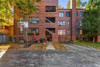 808 W Park Ave unit 8, Champaign, IL 61820 - photo 6