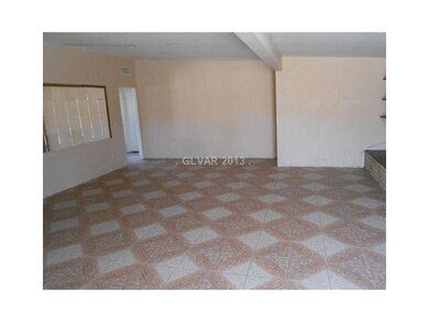 Living Room. LARGE OPEN LIVING ROOM