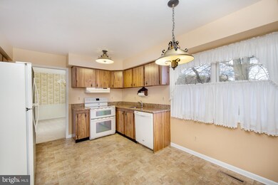 16 Tyburn Ct, Lutherville Timonium, MD 21093 - photo 4