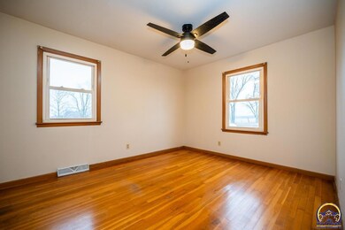 16224 T Rd, Mayetta, KS 66509 - photo 5