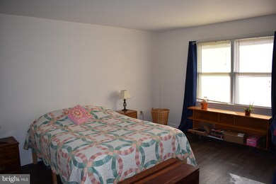 2027 Clinton Ave, Chambersburg, PA 17201 - photo 6