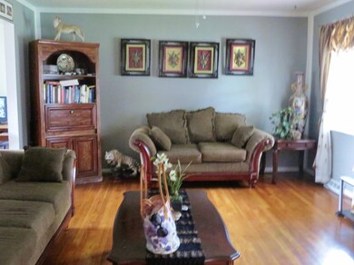 1349 Ironwood Dr, Columbus, OH 43229 - photo 2