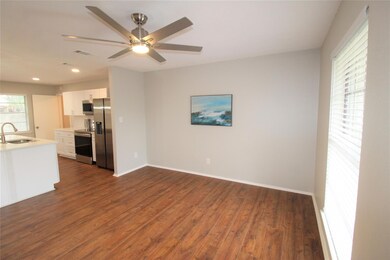 Photo taken prior to current tenancy.