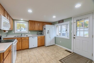 77 W Main St, Georgetown, MA 01833 - photo 5