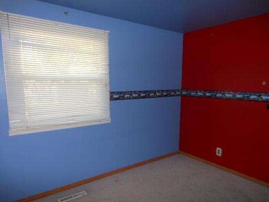 103 Toro Cir, Carpentersville, IL 60110 - photo 5