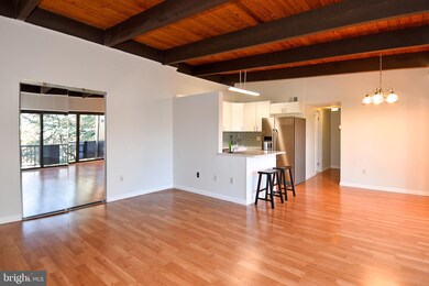 7857 Enola St unit 206, McLean, VA 22102 - photo 2