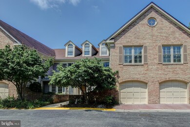 10836 Luxberry Dr, Rockville, MD 20852 - photo 2