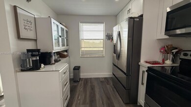 3910 Inverrary Blvd unit B503, Lauderhill, FL 33319 - photo 5