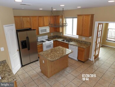13101 Park Crescent Cir, Herndon, VA 20171 - photo 3