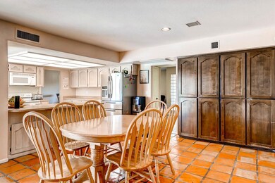 5415 W Columbine Dr Glendale-large-006-1
