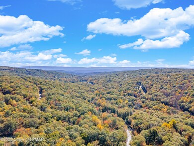 5906 Decker Rd, Bushkill, PA 18324 - photo 2