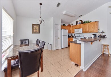 135 Lancaster Dr, Davenport, FL 33897 - photo 5