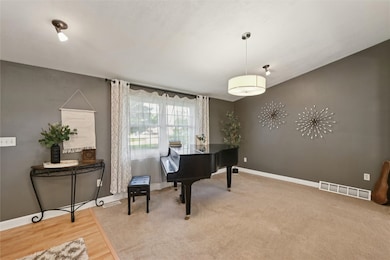 109 Elm St, van Horne, IA 52346 - photo 4