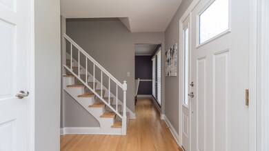 1 Woods Chapel Rd, Rolling Meadows, IL 60008 - photo 4