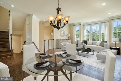 10649 Yorktown Dr, Fairfax, VA 22030 - photo 5