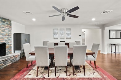 1034 Candlelight Ln, Houston, TX 77018 - photo 6