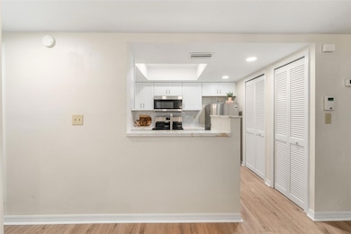 912 SW 57th Dr, Gainesville, FL 32607 - photo 4