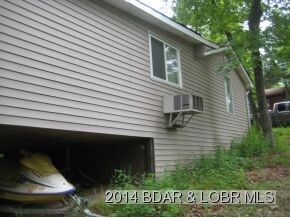 Side of homecrawl space