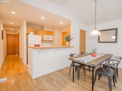 510 NE Lawrence Ave, Portland, OR 97232 - photo 4