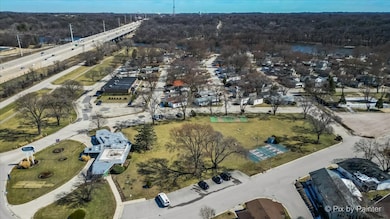 unlisted-address, Elgin, IL 60123 - photo 5