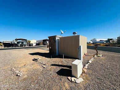 Water shed/Shed
