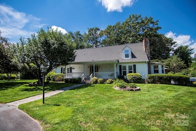 132 Serenity Cir, Hendersonville, NC 28792 - photo 2