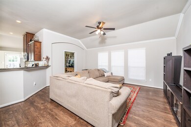 3213 Birkhill Ct, Bay City, TX 77414 - photo 3