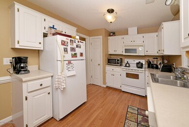 334 Johnson Ln, Winterville, NC 28590 - photo 4