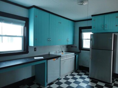 4 Kitchen v1