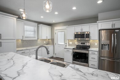 2415 Bridge Ave, Davenport, IA 52803 - photo 6